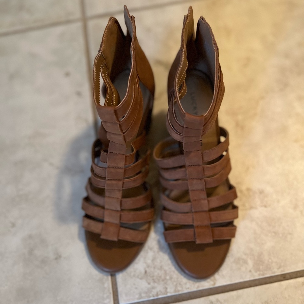 Grecian style stacked heel sandals - Picture 3 of 5